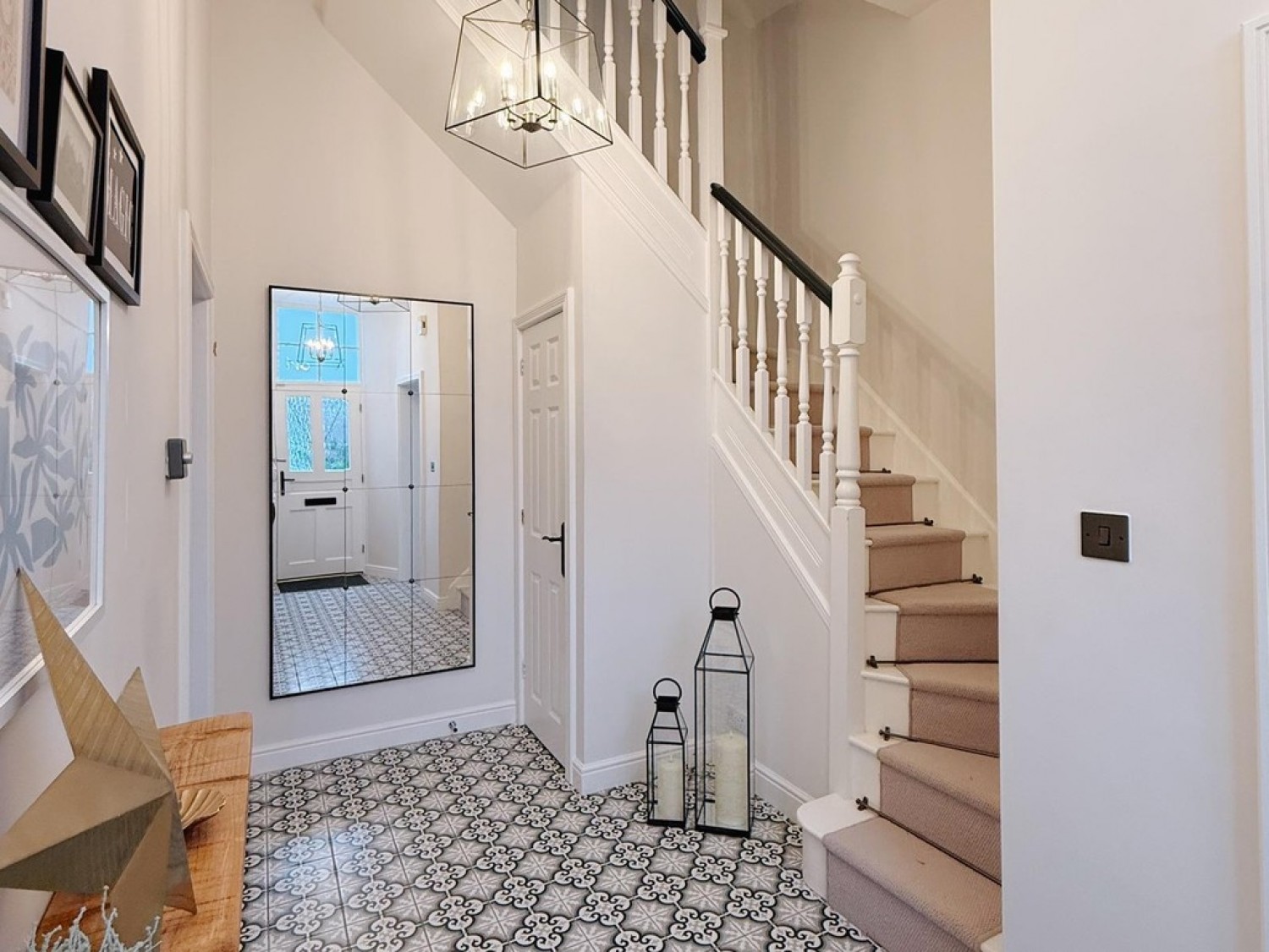 3 bedroom Flat in The Quadrangle, Mansfield, Nottinghamshire