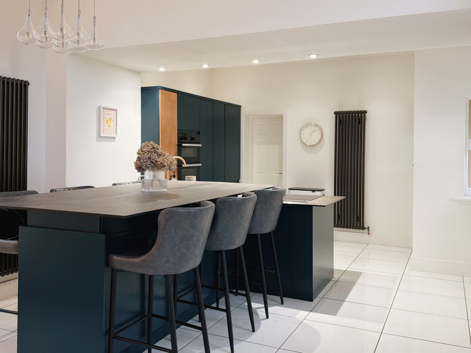 3 bedroom Flat in The Quadrangle, Mansfield, Nottinghamshire