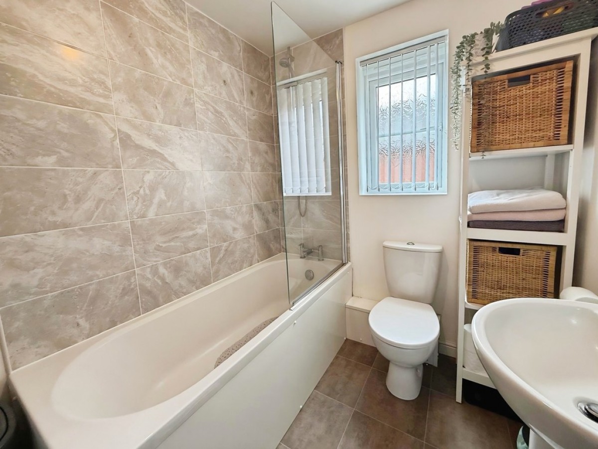 Swan Lane, New Ollerton,