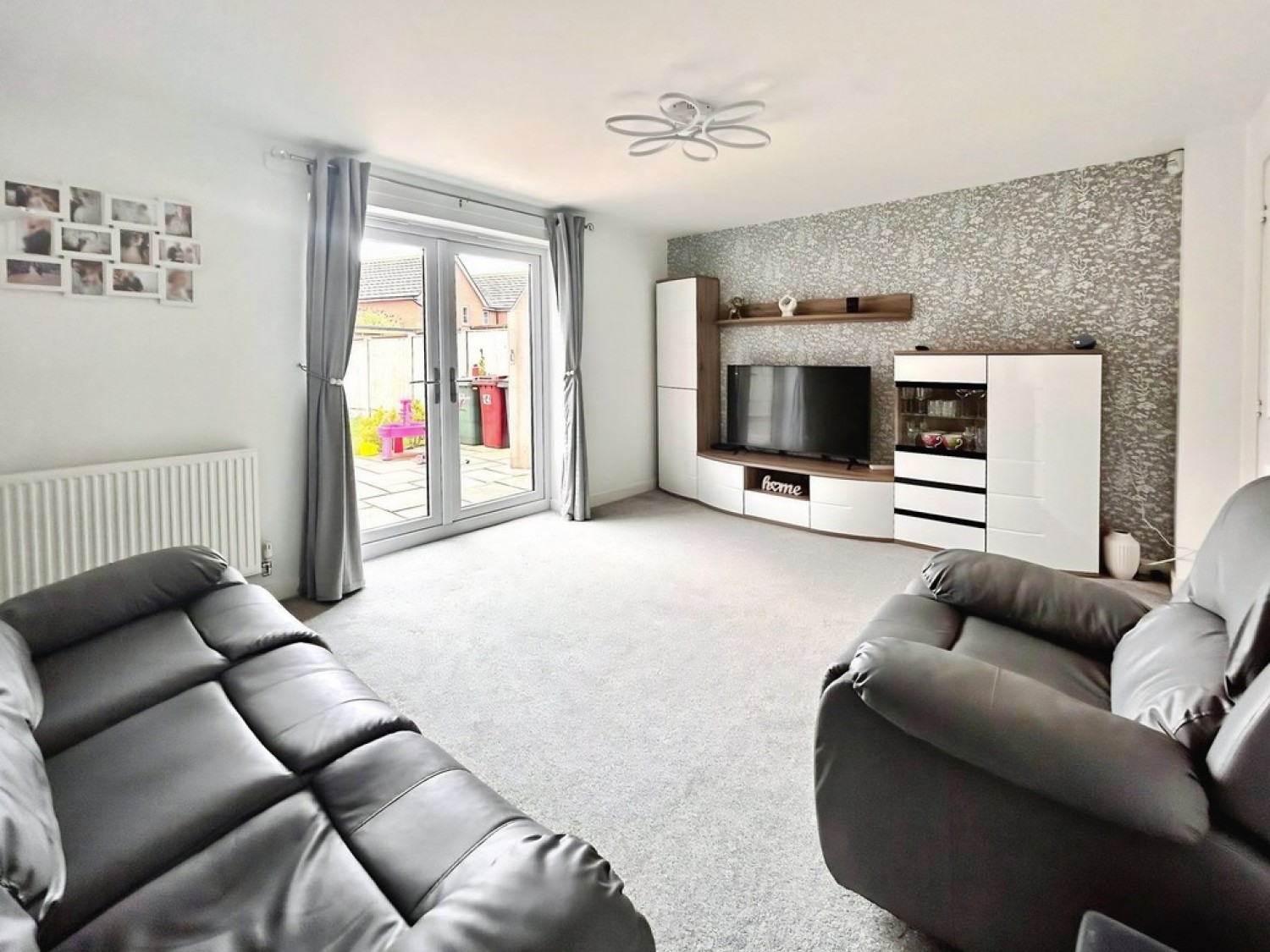 3 bedroom House for Sale Caraway Drive, Shirebrook, Mansfield