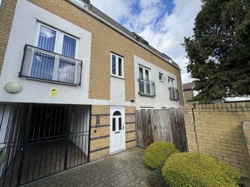 Cherry Orchard Road, East Croydon