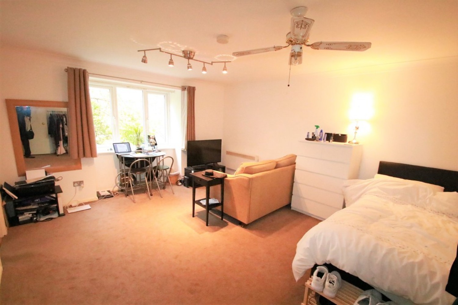 0 bedroom Flat for Letting Fairbairn Close, Purley