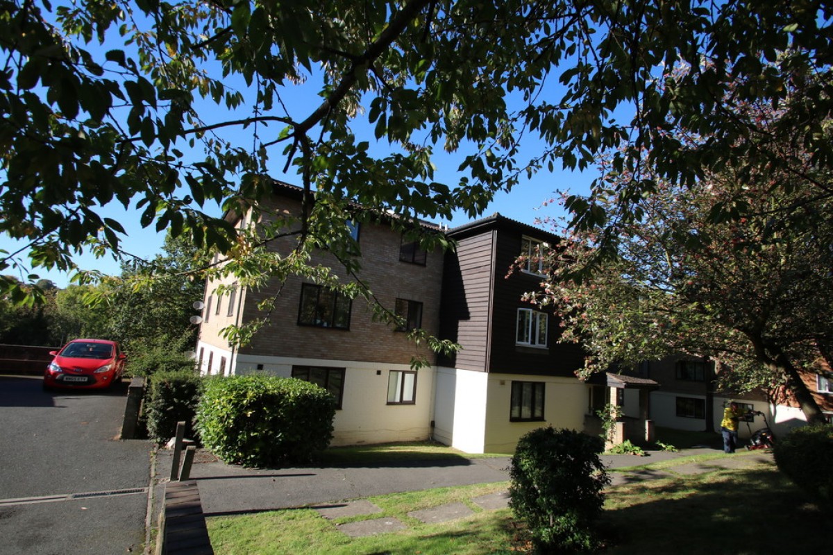 Fairbairn Close, Purley