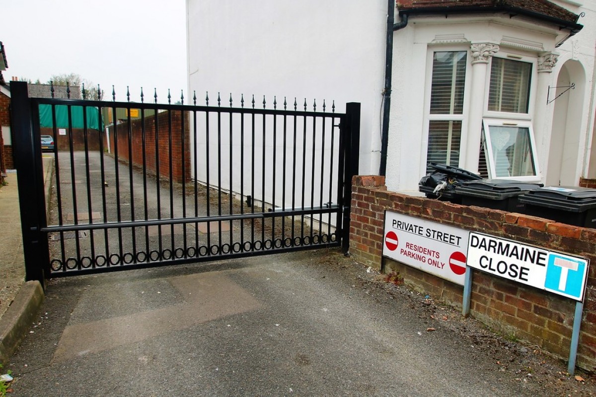 Darmaine Close, South Croydon