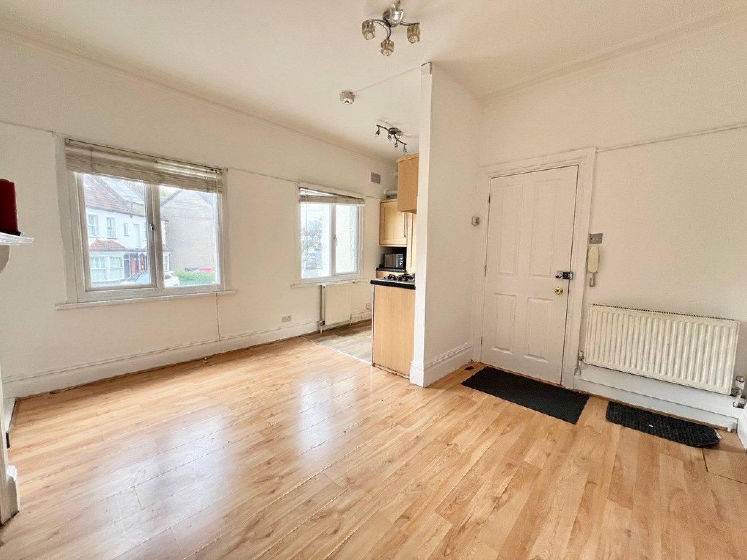 2 bedroom Flat for Letting Kendall Avenue, South Croydon