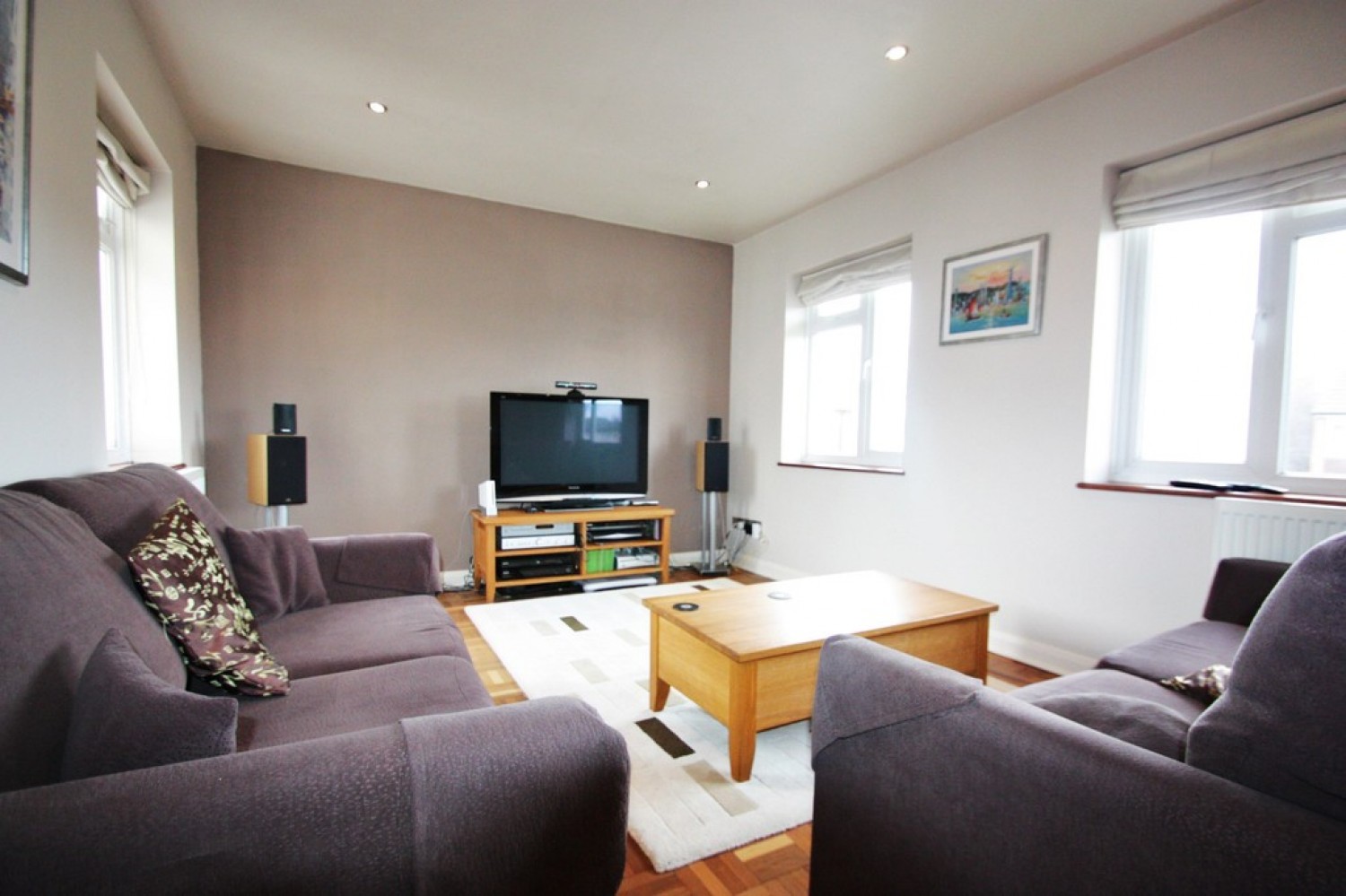 2 bedroom Flat for Letting Ashburton Road, East Croydon