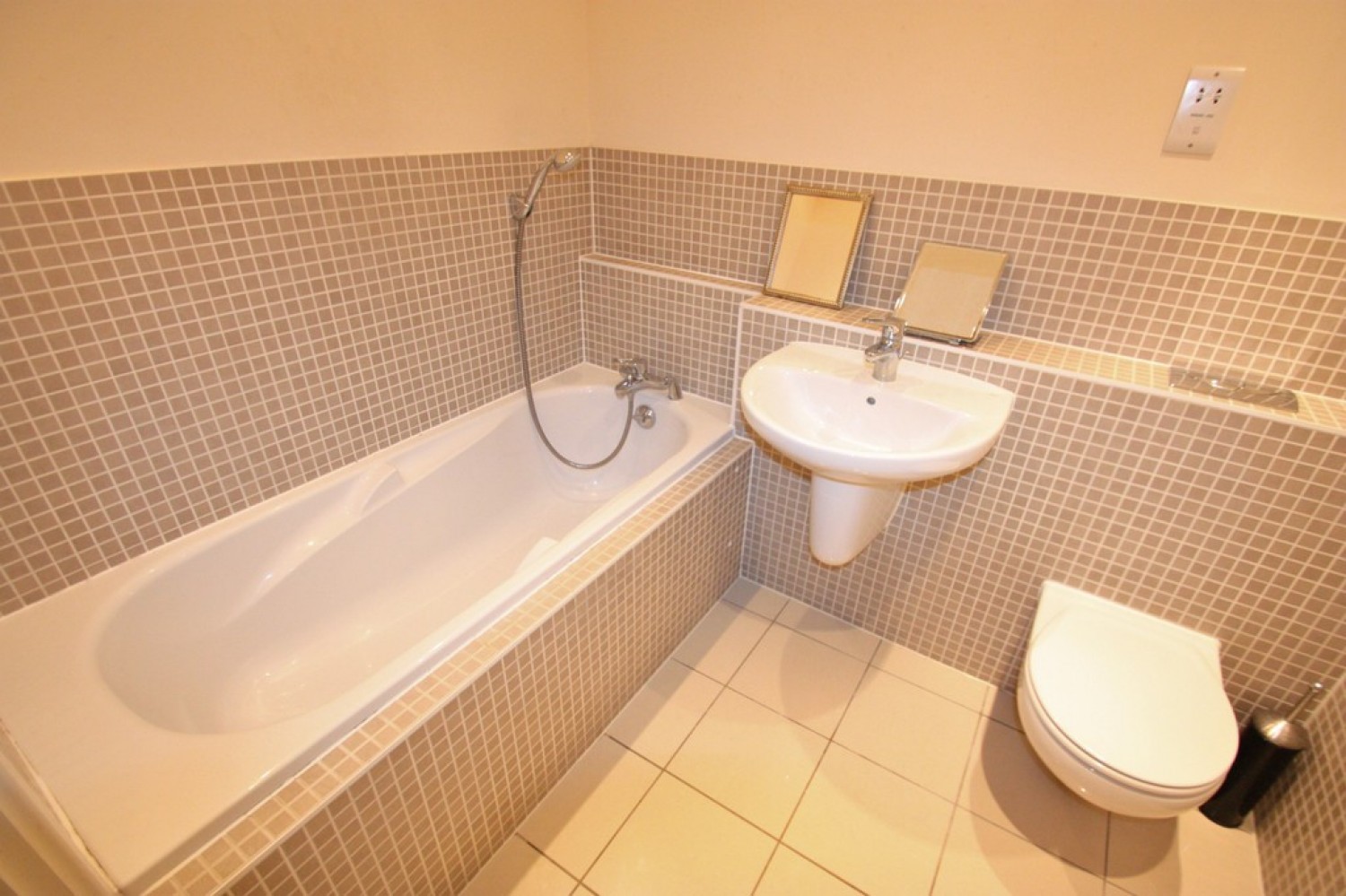 2 bedroom Flat for Letting Pampisford Road, South Croydon, Surrey