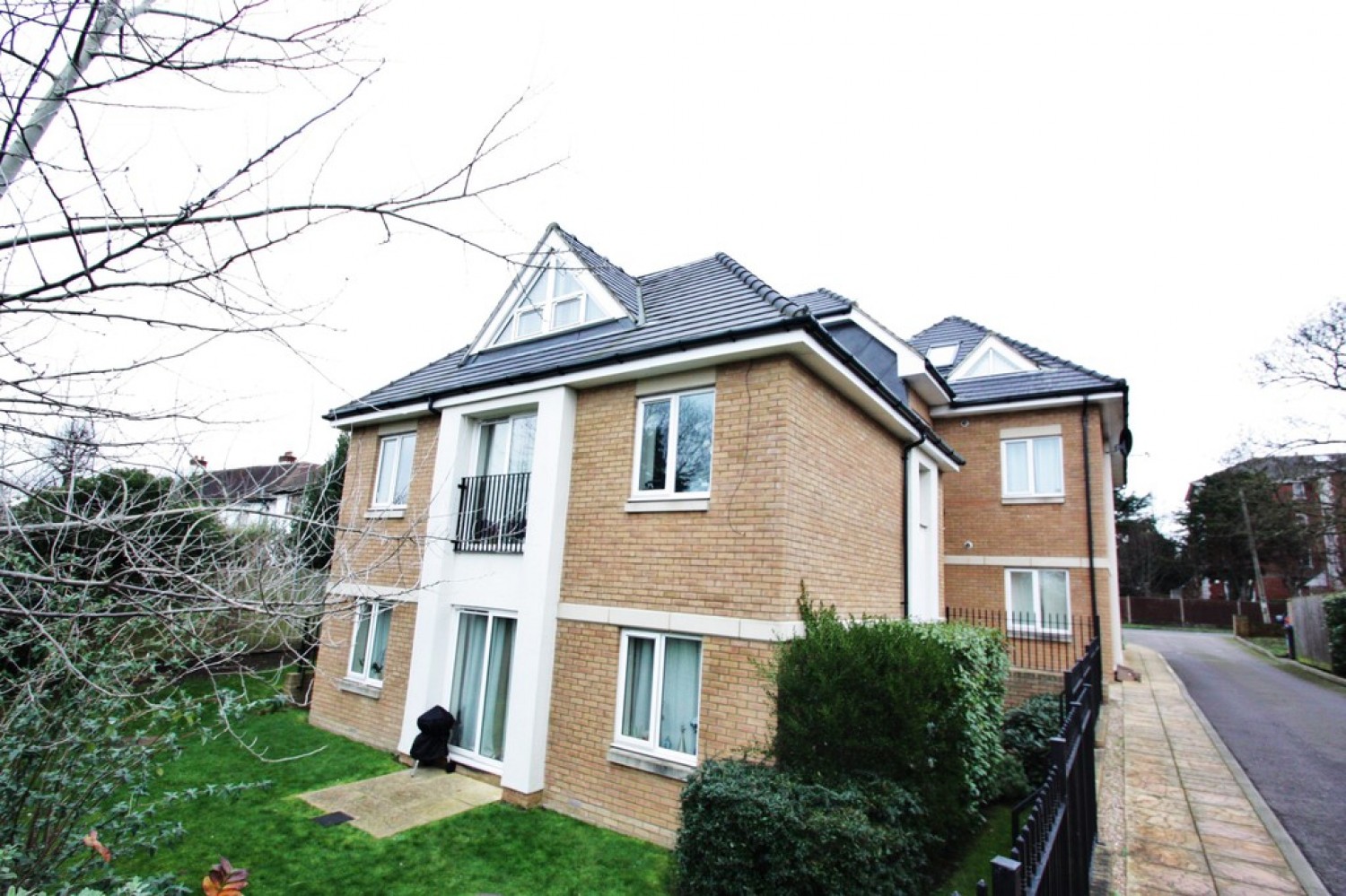2 bedroom Flat for Letting Pampisford Road, South Croydon, Surrey