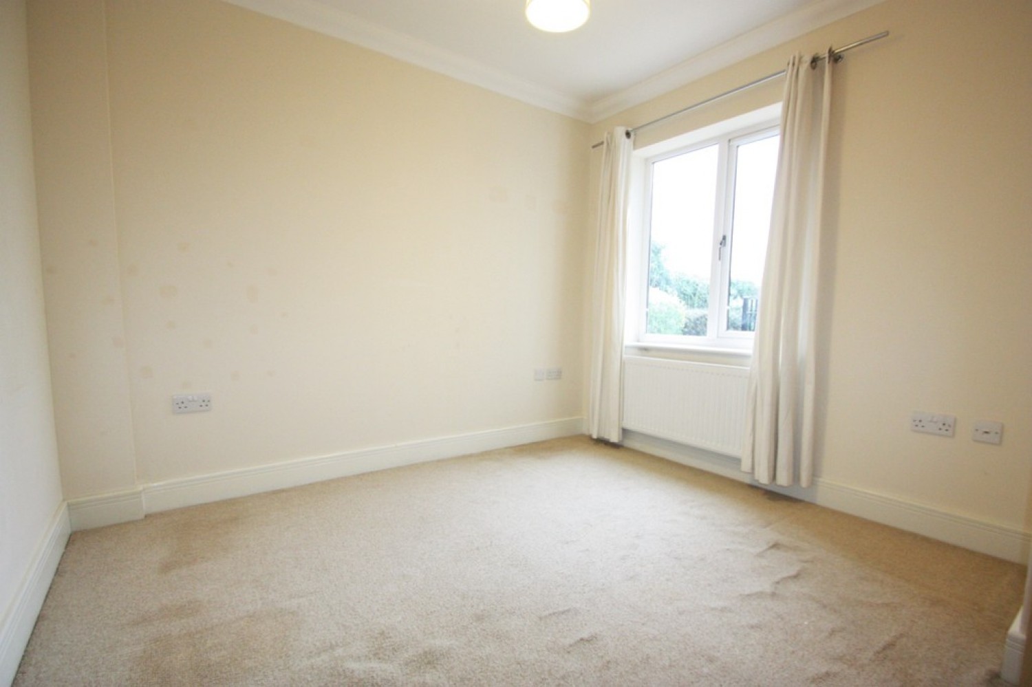 2 bedroom Flat for Letting Pampisford Road, South Croydon, Surrey