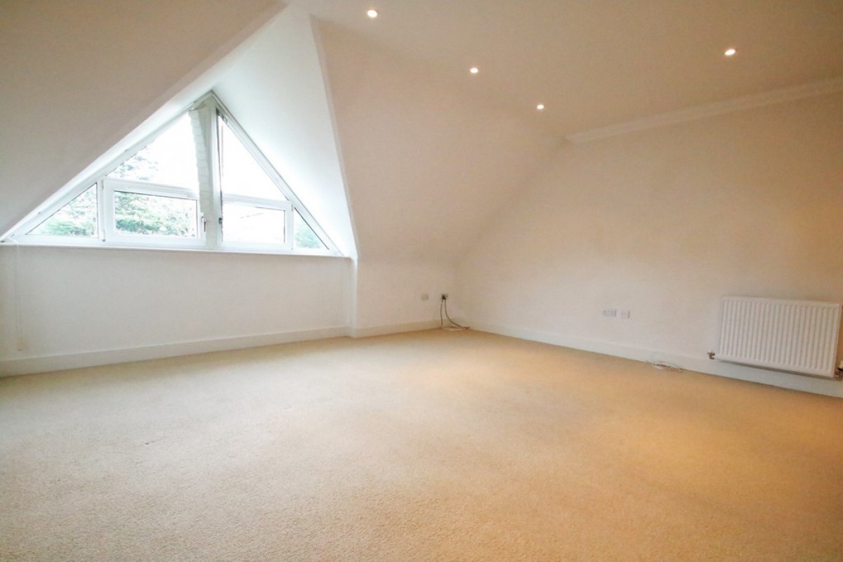 Isis Apartments, 215 Pampisford Road