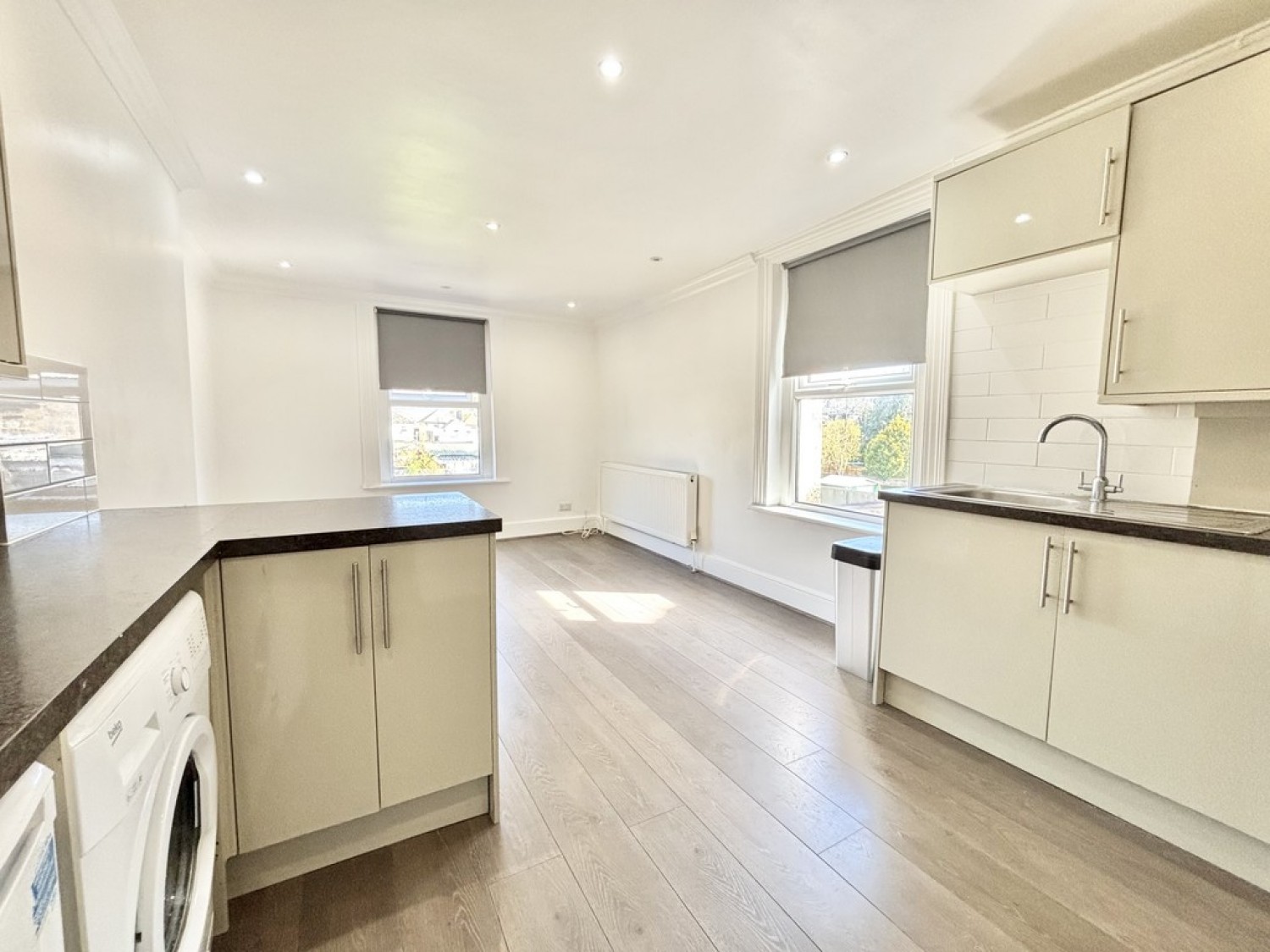 2 bedroom Flat for Letting Avondale Road, South Croydon