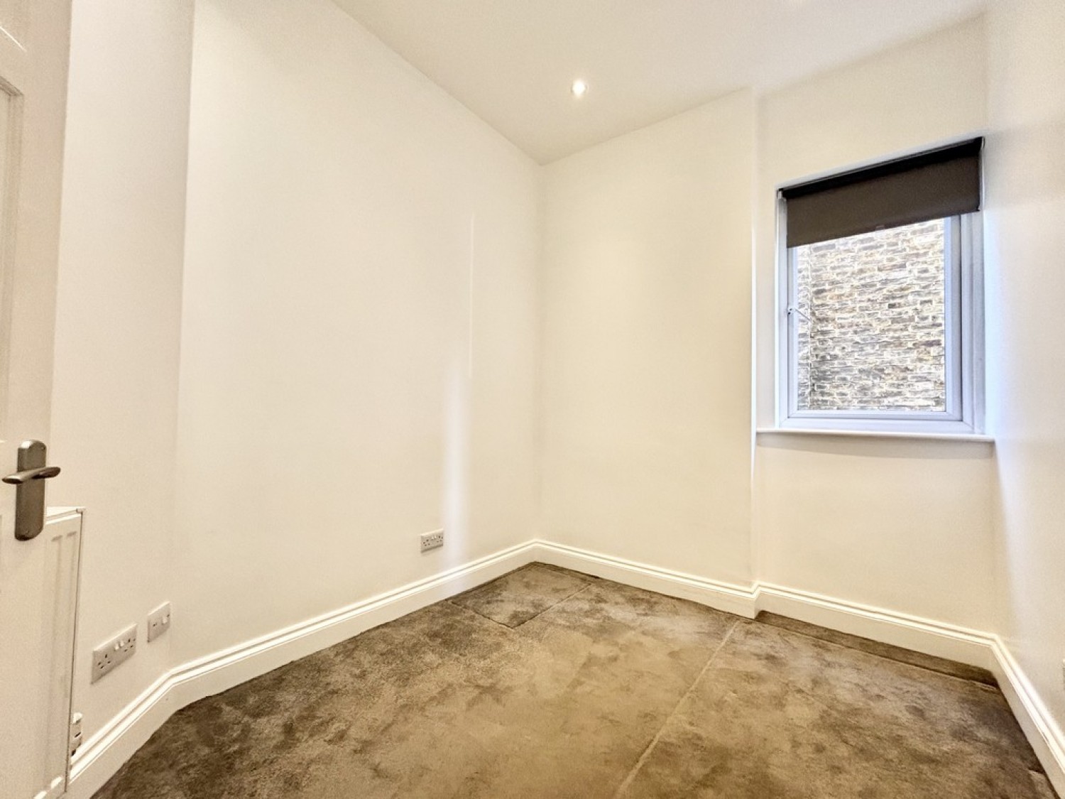 2 bedroom Flat for Letting Avondale Road, South Croydon