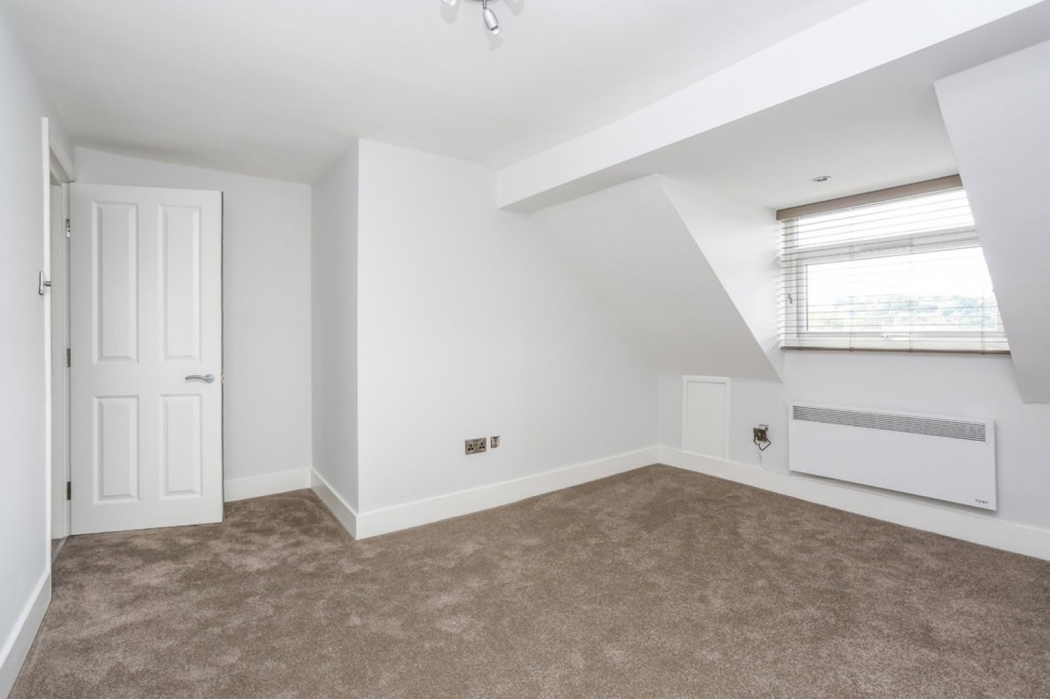 2 bedroom Flat for Letting Holmesdale Road, South Norwood