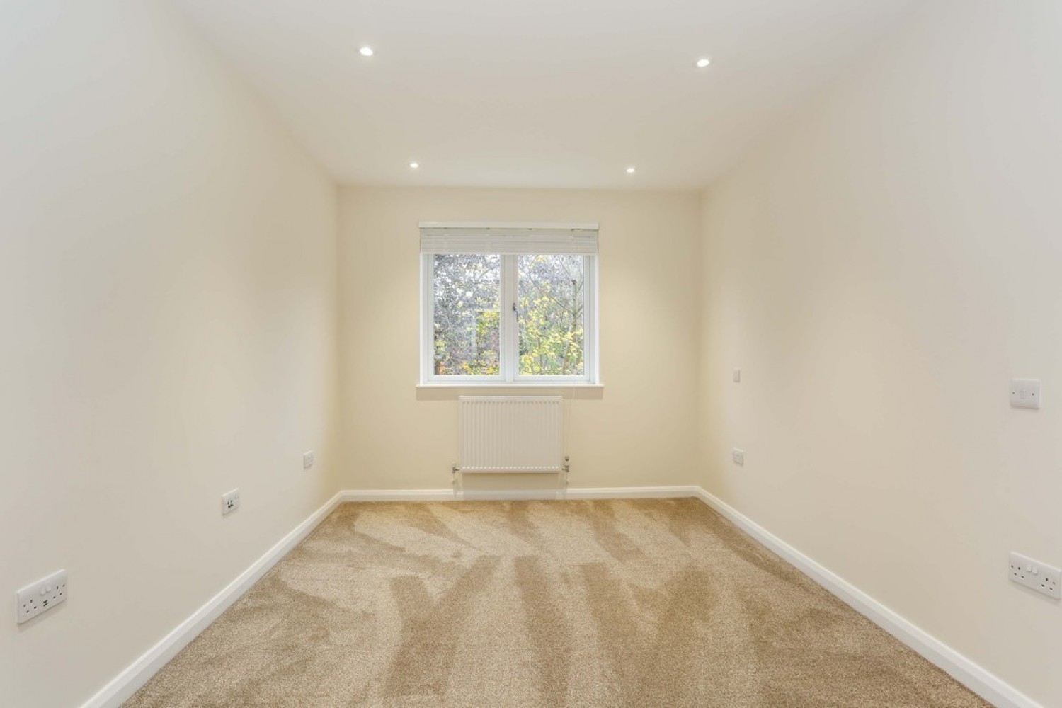 1 bedroom Flat for Letting Coombe Avenue , Croydon