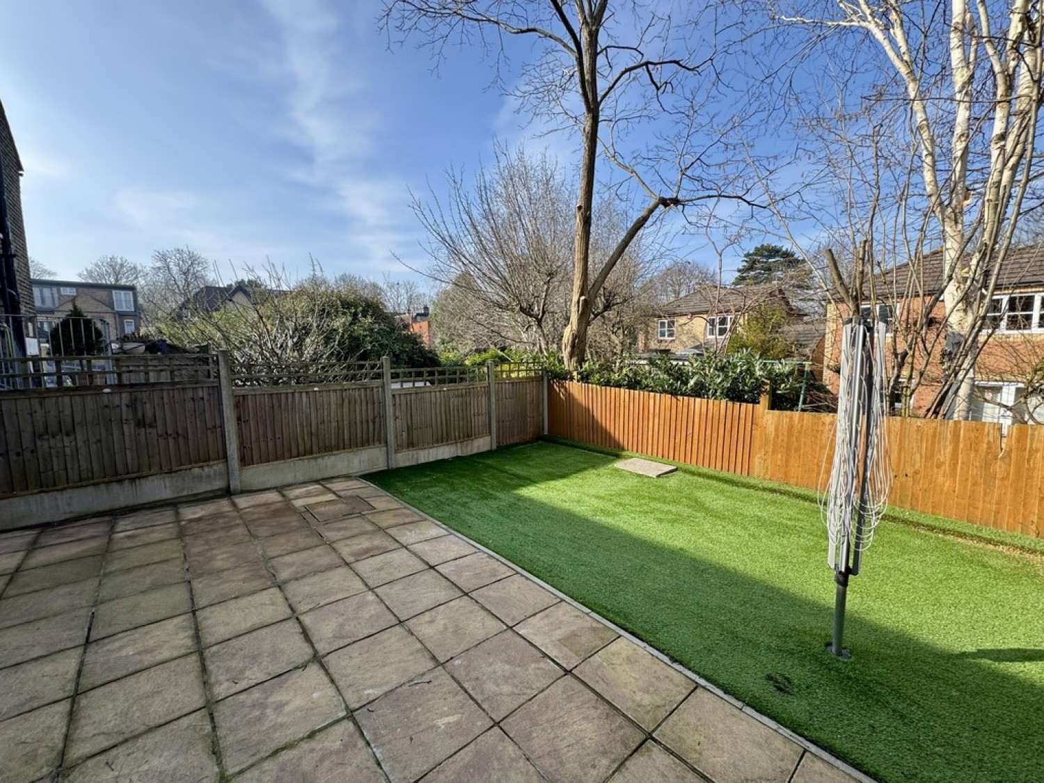 2 bedroom Flat for Letting Coombe Avenue, Croydon, Surrey