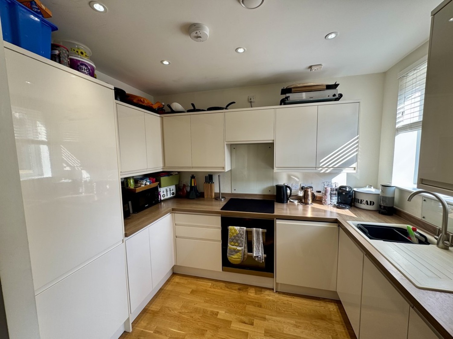 2 bedroom Flat for Letting Coombe Avenue, Croydon, Surrey