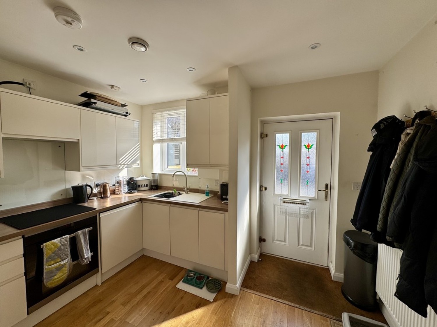 2 bedroom Flat for Letting Coombe Avenue, Croydon, Surrey
