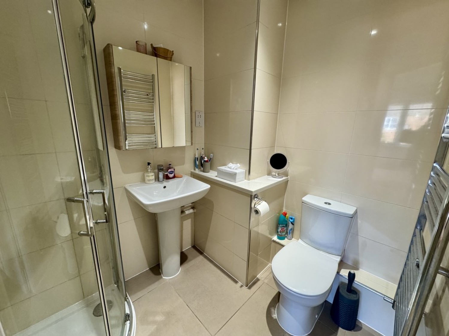 2 bedroom Flat for Letting Coombe Avenue, Croydon, Surrey
