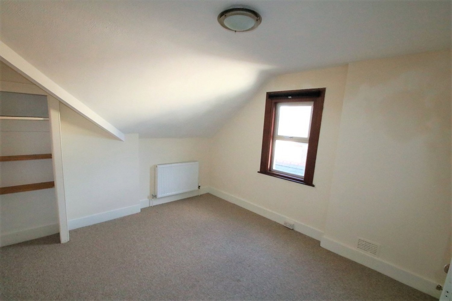 2 bedroom Flat for Letting Dornton Road, South Croydon
