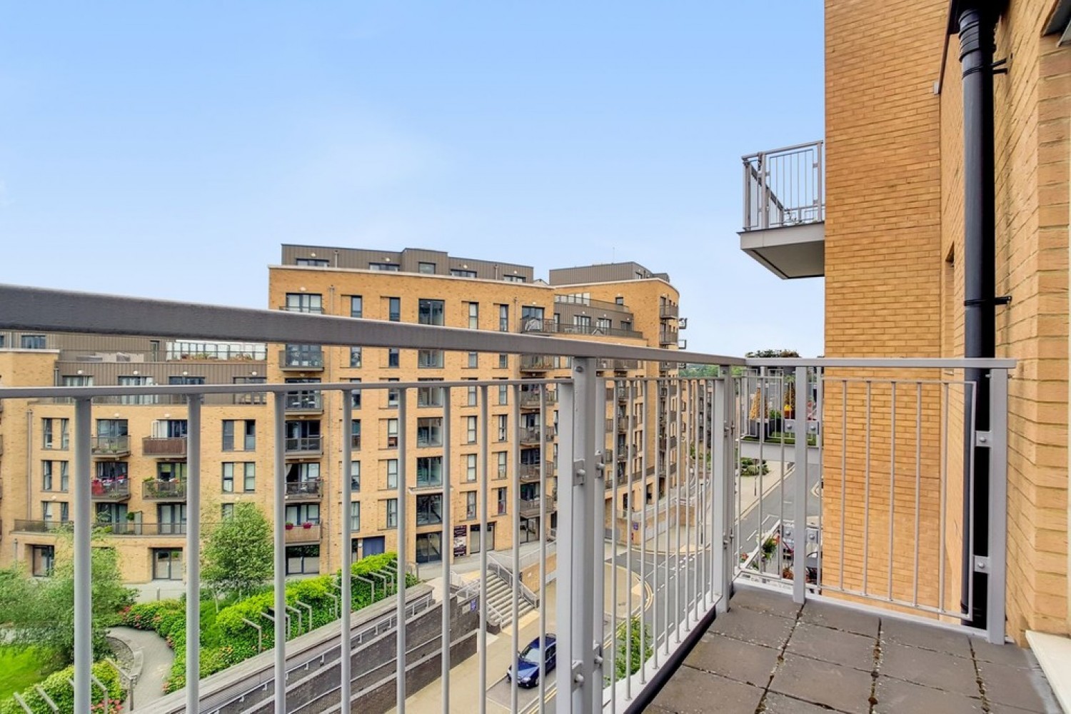 2 bedroom Flat for Sale Whitestone Way, New South Quarter, Croydon