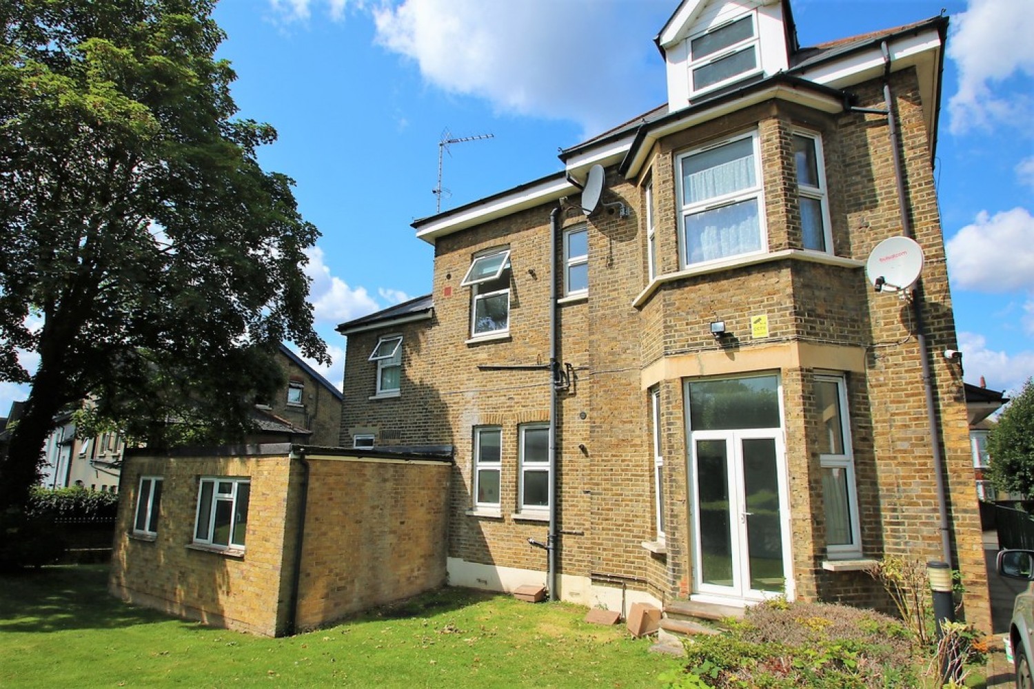 3 bedroom Flat for Letting Birdhurst Rise, South Croydon, Surrey
