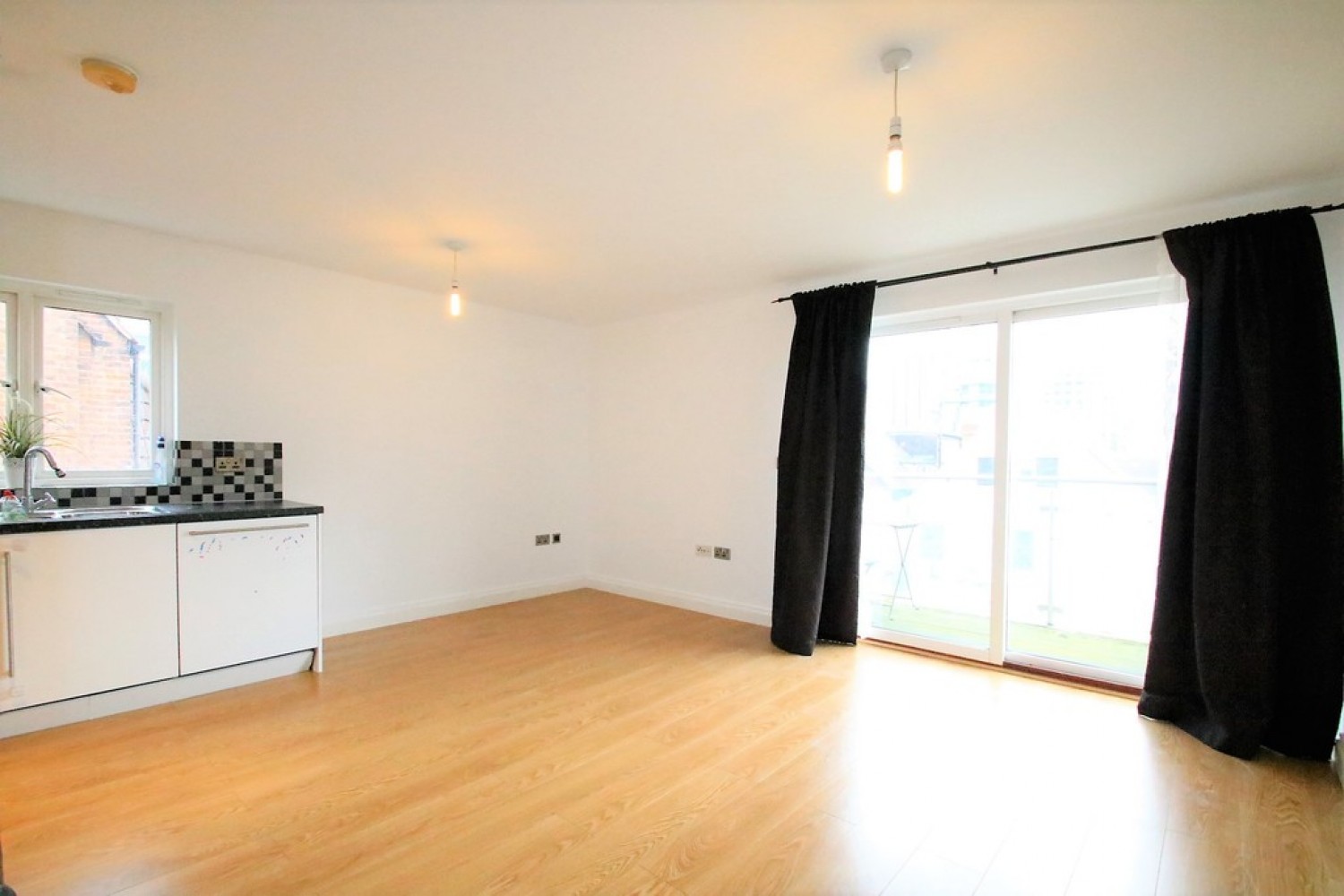2 bedroom Flat for Letting Chatsworth Road, East Croydon