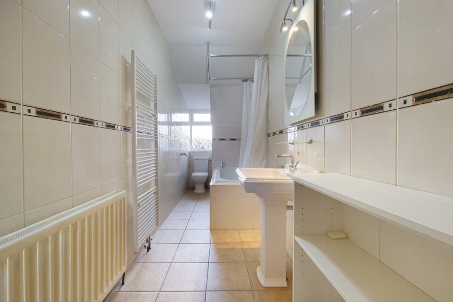3 bedroom Flat for Letting Box Ridge Road, Purley, Surrey