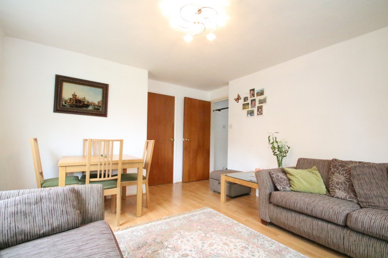 2 bedroom Flat for Letting Burnham Gardens, Addiscombe, Surrey