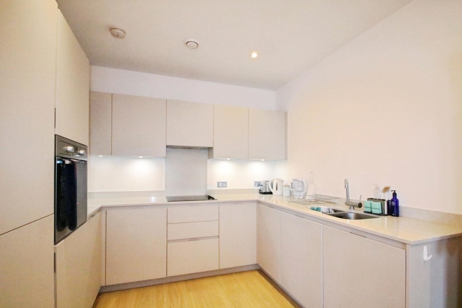 1 bedroom Flat for Letting Cherry Orchard Road, East Croydon, Surrey