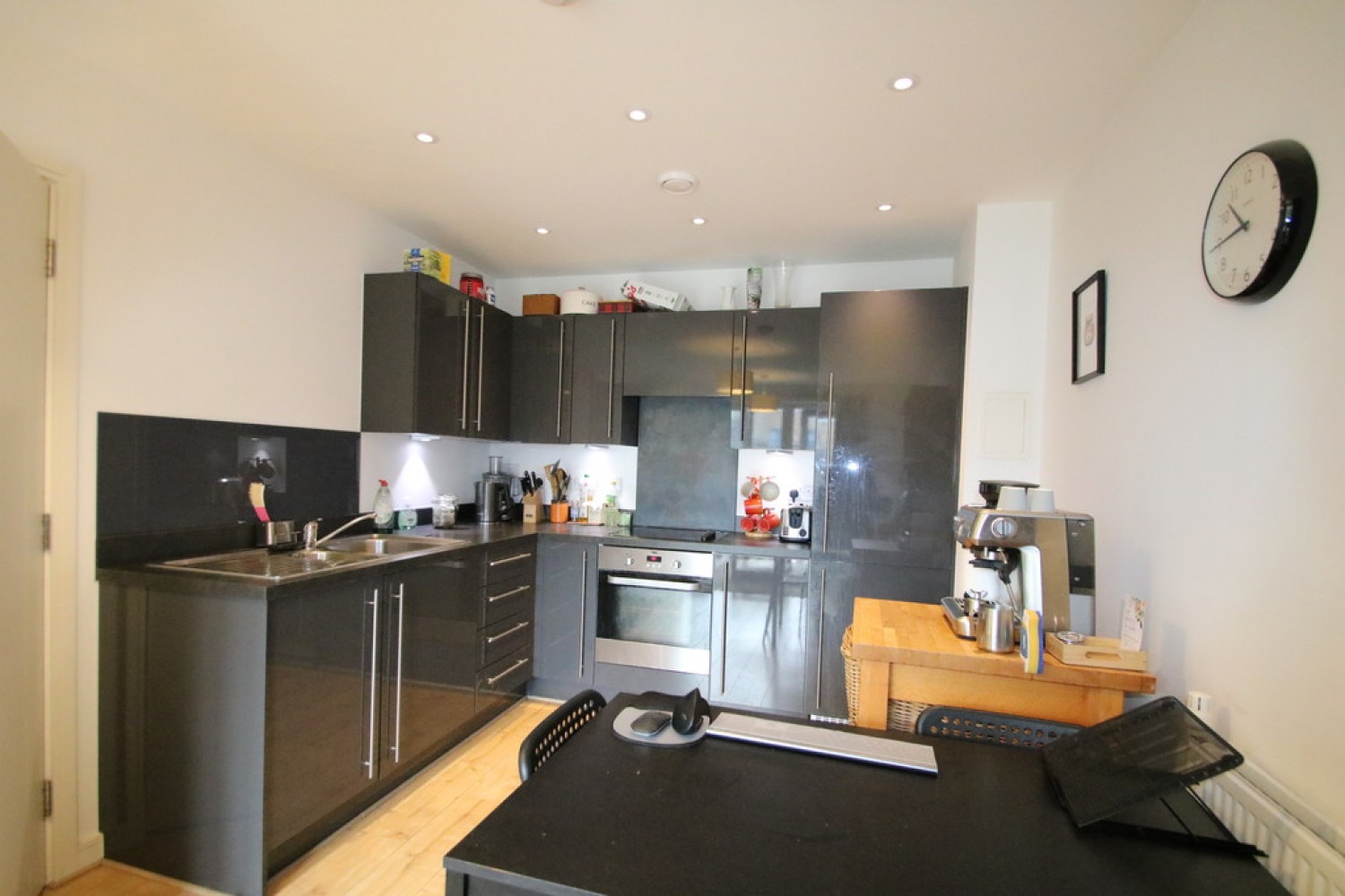 1 bedroom Flat for Letting Whitestone Way, Croydon, Surrey