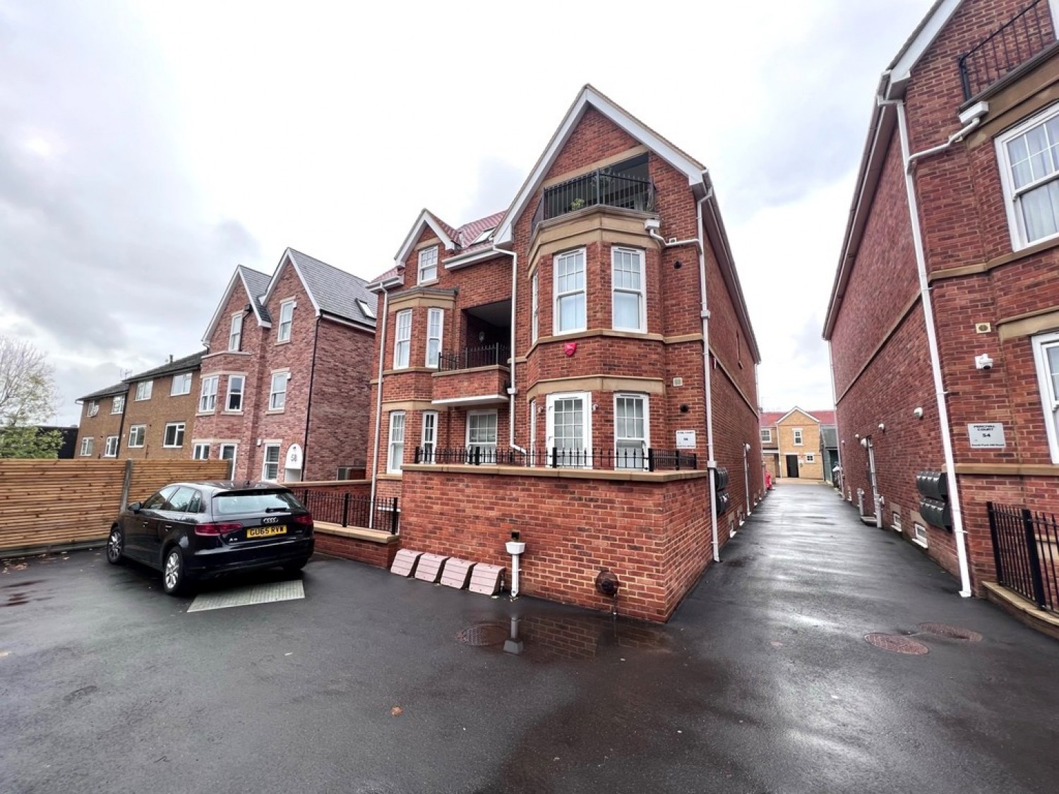 2 bedroom Flat for Letting South Park Hill Road, South Croydon, Surrey
