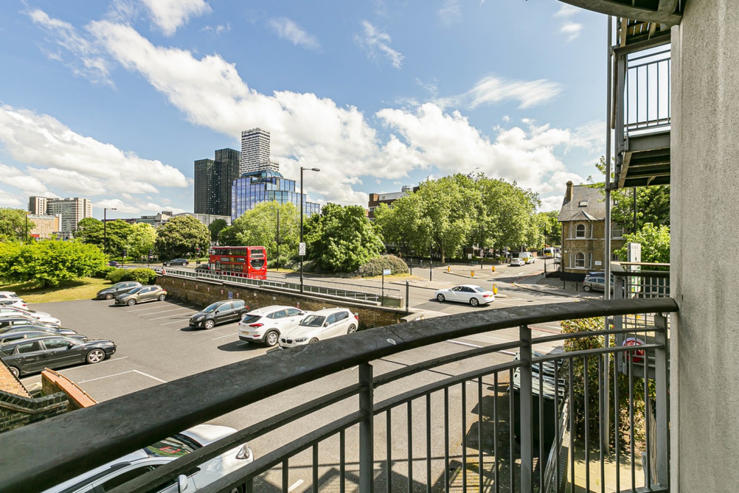 2 bedroom Flat for Letting Park Lane, East Croydon, Surrey