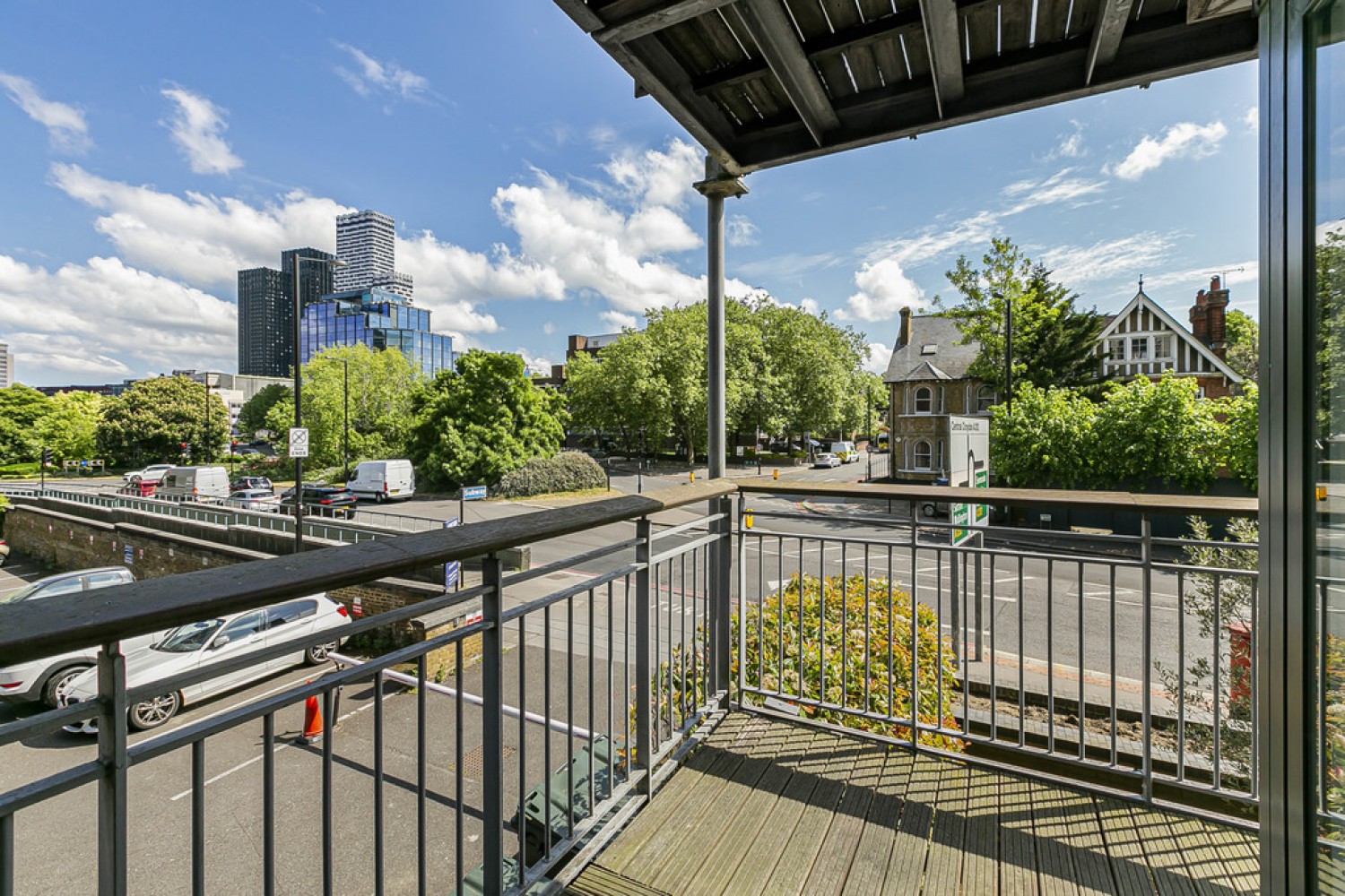 2 bedroom Flat for Letting Park Lane, East Croydon, Surrey