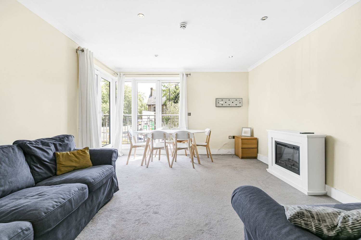 2 bedroom Flat for Letting Park Lane, East Croydon, Surrey