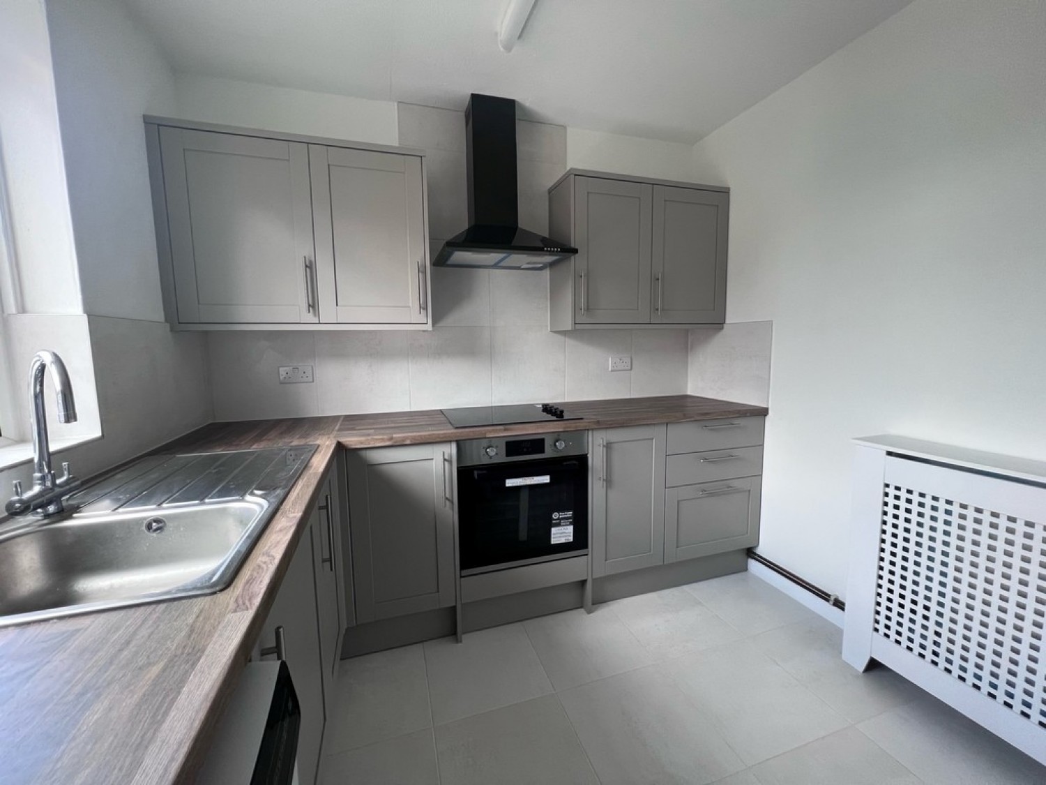 2 bedroom Flat for Letting Addiscombe Road, East Croydon, Surrey