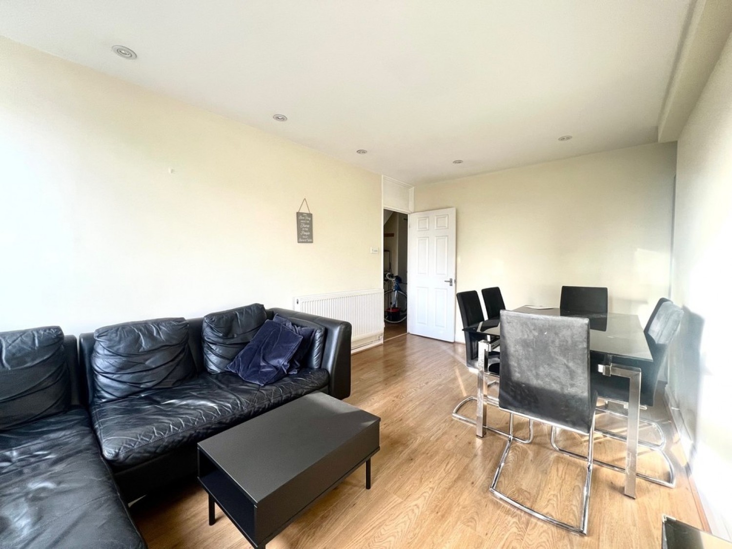 Searles Close, London, Greater London