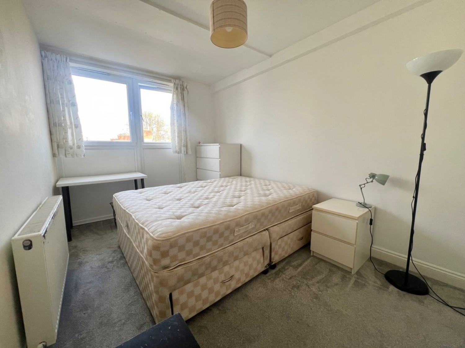 Searles Close, London, Greater London
