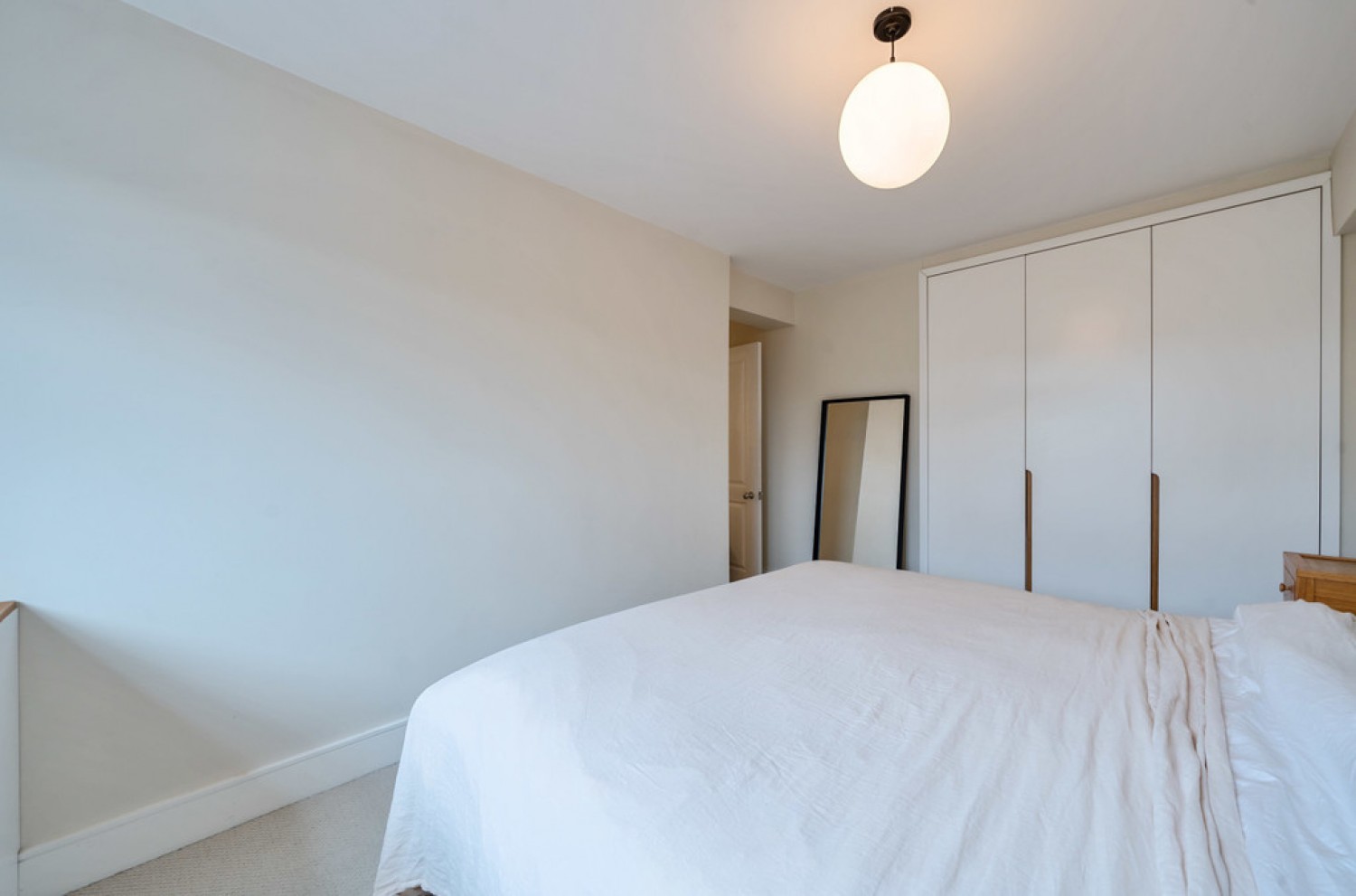 2 bedroom Flat for Sale Brambledown Road, South Wallington
