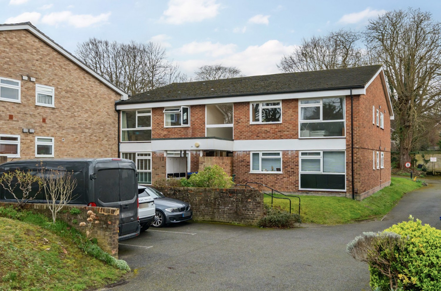 2 bedroom Flat for Sale Brambledown Road, South Wallington