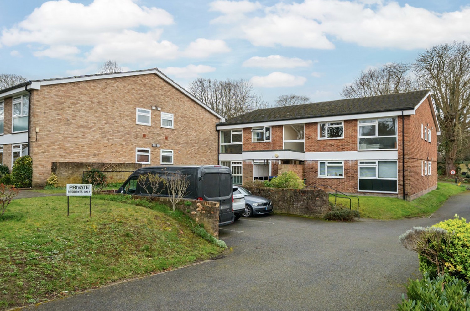 2 bedroom Flat for Sale Brambledown Road, South Wallington