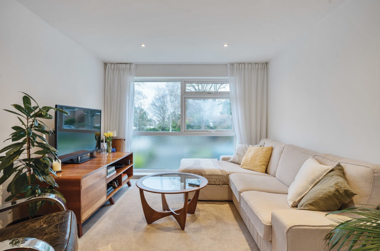 2 bedroom Flat for Sale Brambledown Road, South Wallington