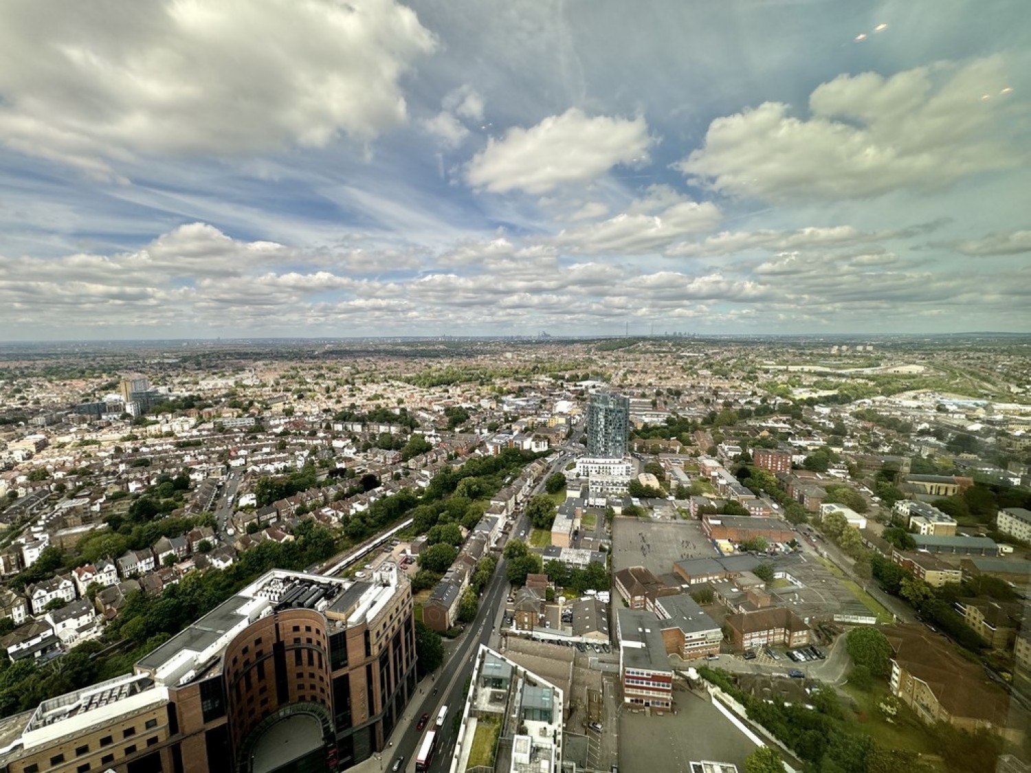 3 bedroom Flat for Letting Saffron Square, Wellesley Road, Surrey