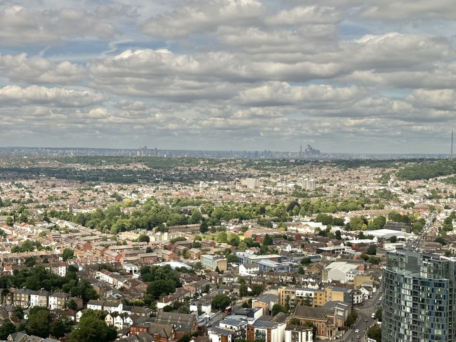 3 bedroom Flat for Letting Saffron Square, Wellesley Road, Surrey