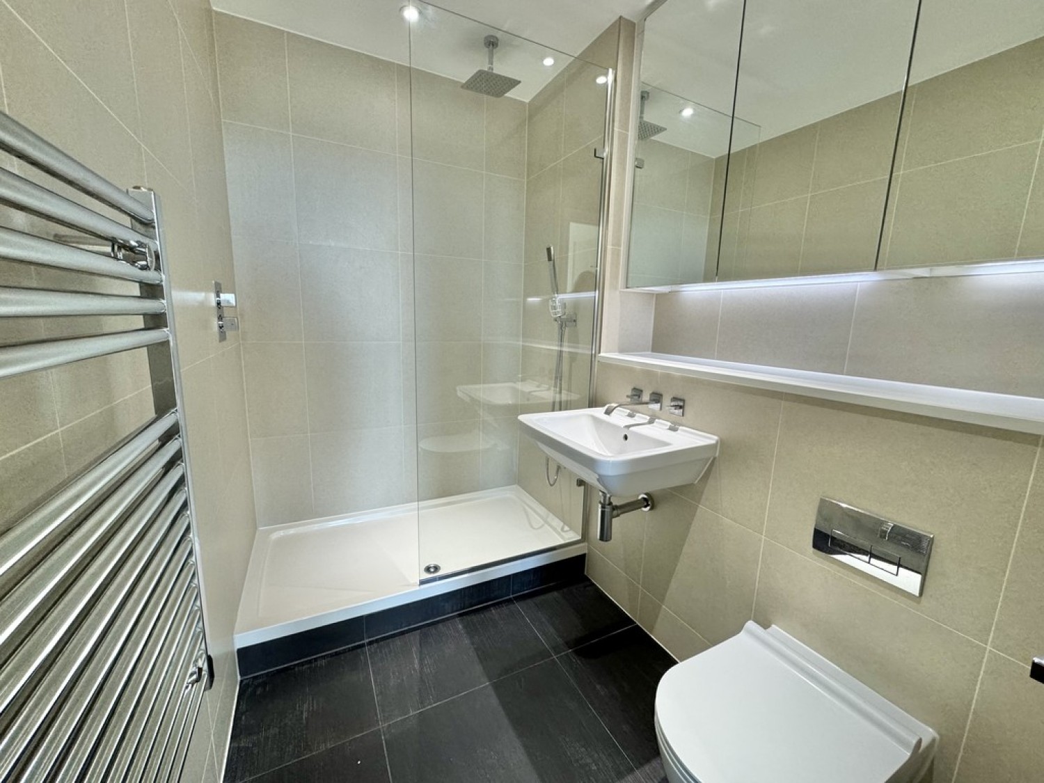 3 bedroom Flat for Letting Saffron Square, Wellesley Road, Surrey