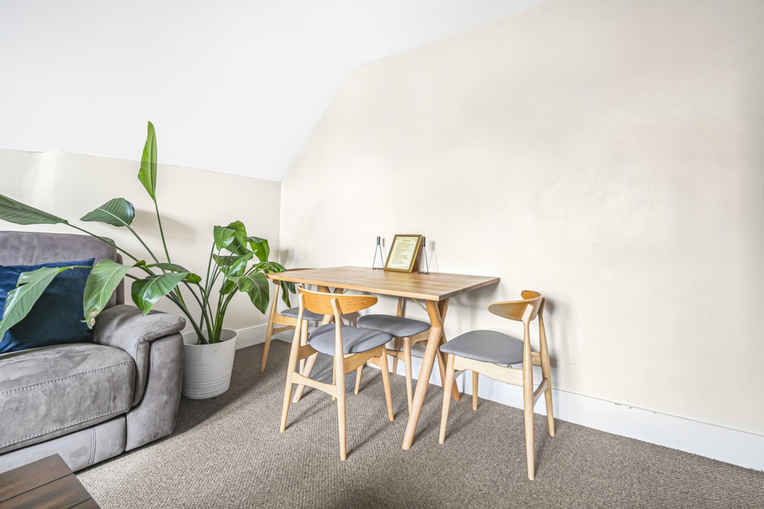 2 bedroom Flat for Sale South Croydon