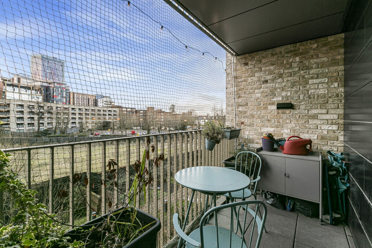 Vita Apartments, Caithness Walk, East Croydon