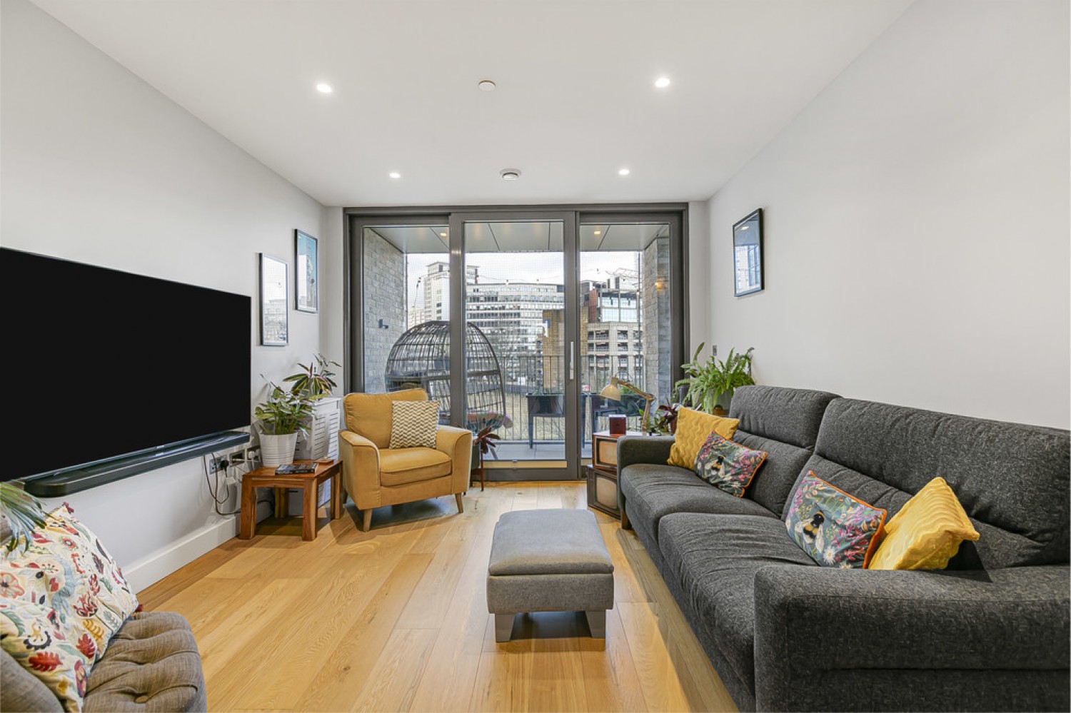 Vita Apartments, Caithness Walk, East Croydon