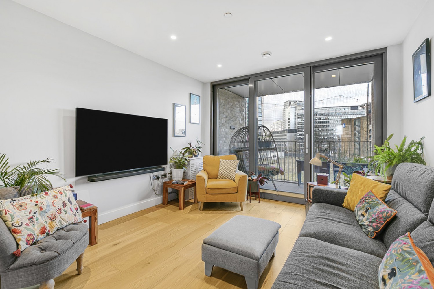 Vita Apartments, Caithness Walk, East Croydon