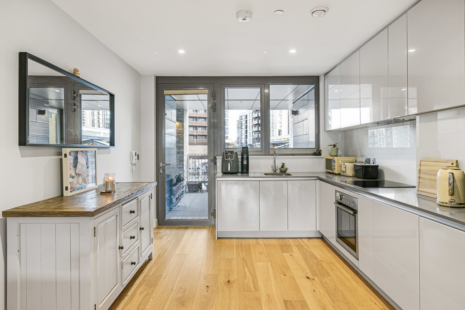 Vita Apartments, Caithness Walk, East Croydon