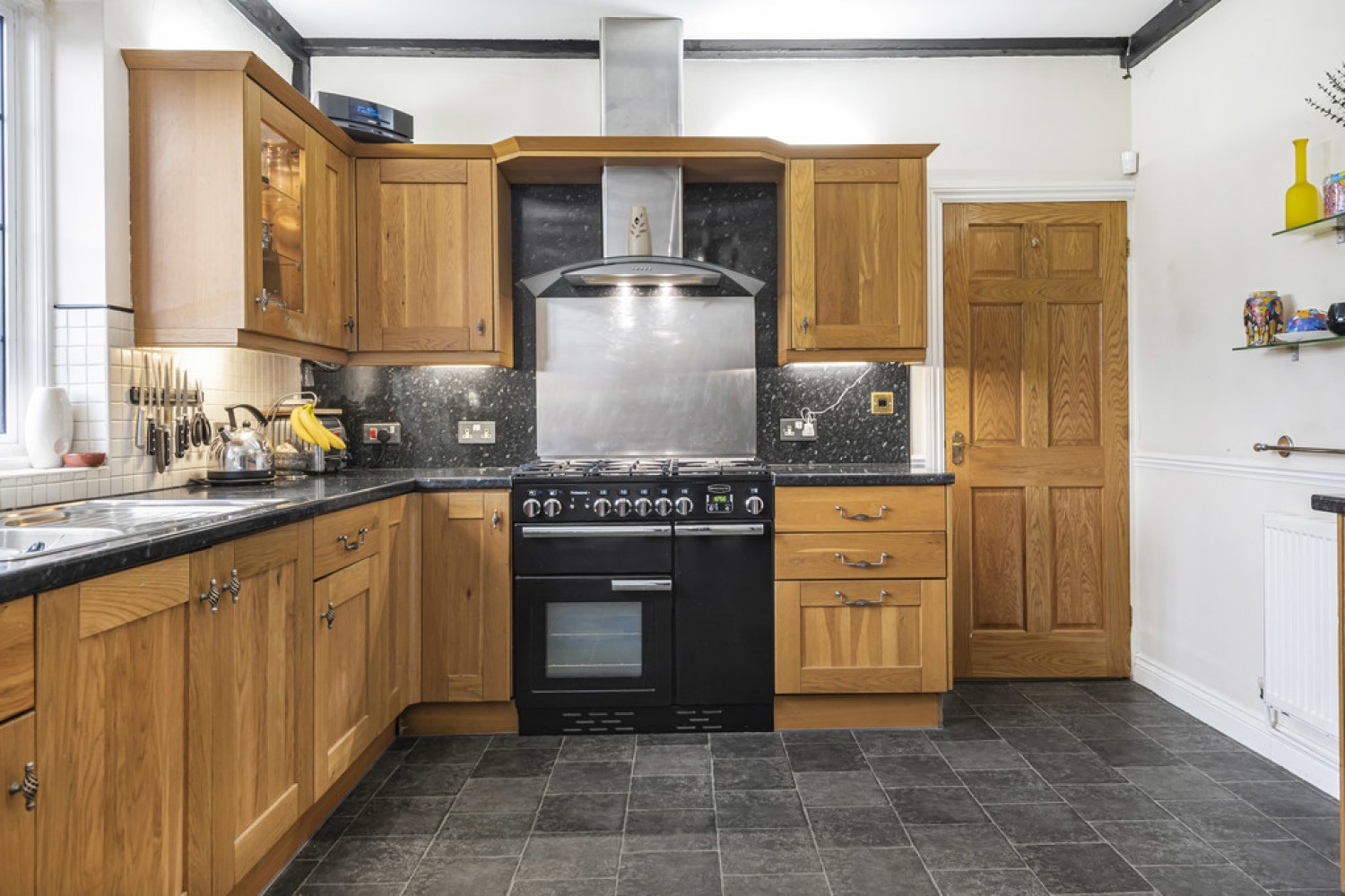 3 bedroom Bungalow in Hawkhirst Road, Kenley, Surrey